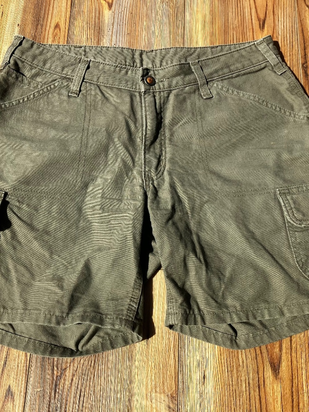 Women’s Carhartt Brown Cargo Shorts Size 8 100% Cotton WB164 LBR Utility